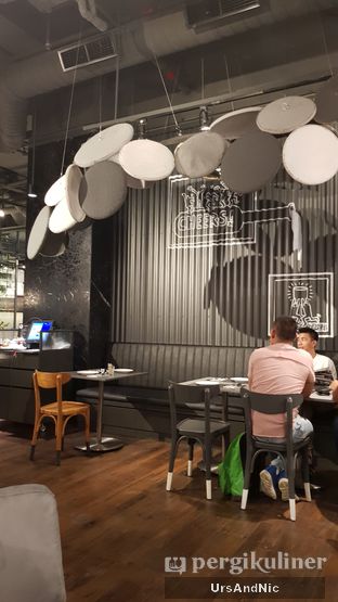 Foto review Greyhound Cafe oleh UrsAndNic  8