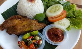 Ayam Goreng Maulagie