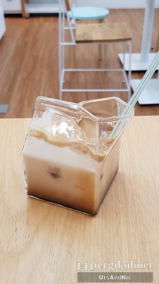 Foto 2 - Makanan(Iced Caffe latte Gula Jawa) di Alphabeth oleh UrsAndNic 