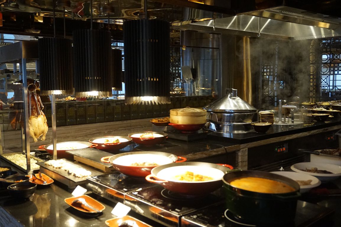 the highest restaurant in Jakarta... - Review yudistira ...