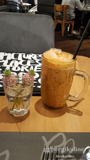 Foto review Greyhound Cafe oleh UrsAndNic  1