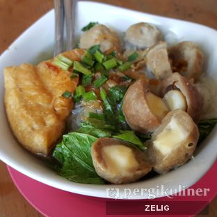 Foto 2 - Makanan(Bakso Campur) di Bakso 2 Nyonya oleh @teddyzelig 