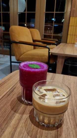 Foto 2 - Makanan(Iced Magic &amp; Dragon Berries) di Kiro Kima oleh Simon A. claudius_simon