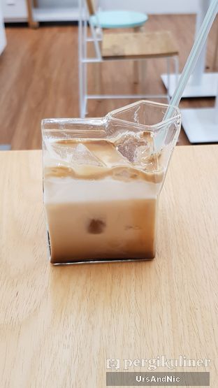 Foto 3 - Makanan(Iced Caffe latte Gula Jawa) di Alphabeth oleh UrsAndNic 