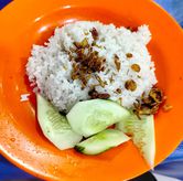 Foto di Nasi Uduk Ayam Goreng Mat Lengket