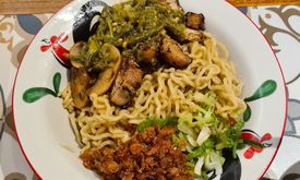 Sedjuk Bakmi & Kopi
