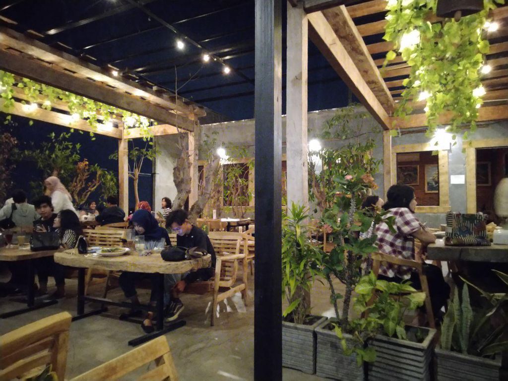 Republika Cafe Resto Rungkut Surabaya Lengkap Menu Terbaru Jam Buka No Telepon Alamat Dengan Peta