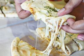 Foto Master Cheese Pizza