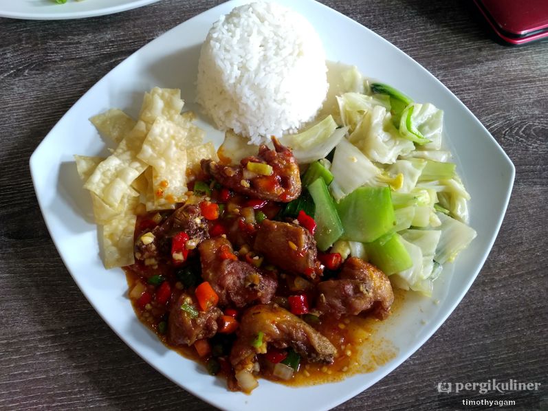 ayam: nasi ayam rica rica waroenk kito