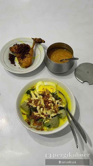Foto 1 - Makanan di Rumah Makan Laksa Cibinong oleh Darsehsri 