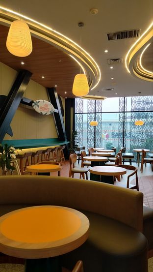 Foto 7 - Interior di Five Monkeys oleh Momondud 