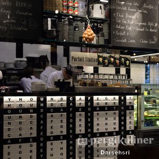 Foto review Greyhound Cafe oleh Darsehsri  6