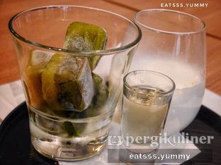 Foto 9 - Makanan(Matcha Ice Cube) di Kamakura Japanese Cafe oleh Yummy Eats