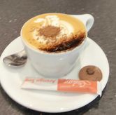Foto Cappucino di Brown Puck Coffee