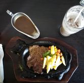 Foto Steak Terderloin Original + Milkshae Cokelat di Asap Asap Steak & Soup