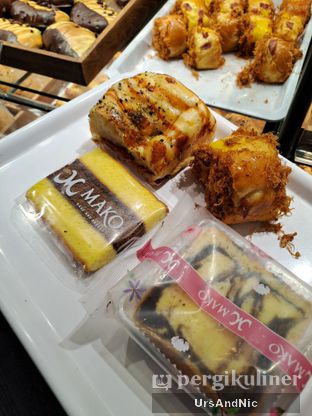 Foto 1 - Makanan di Mako Cake & Bakery oleh UrsAndNic 