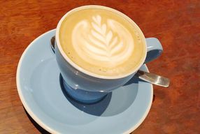 Foto Everjoy Coffee & Cafe - Hotel Ivory