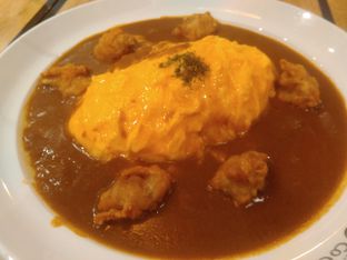 Foto 2 - Makanan(Fried Chicken Omelette Curry lvl 2 spice (IDR 77k) ) di Coco Ichibanya oleh Renodaneswara @caesarinodswr