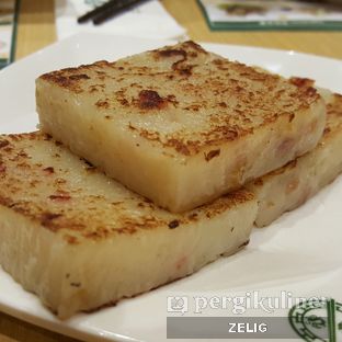 Foto 2 - Makanan(Pan Fried Carrot Cake) di Tim Ho Wan oleh @teddyzelig 