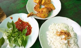 Warung Nasi Uduk Ayam Goreng Bang Aip