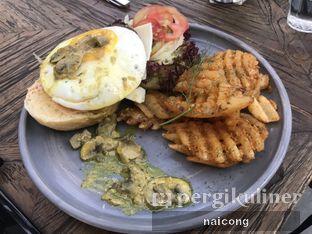 Foto review Lucky Cat Coffee & Kitchen oleh Icong  4