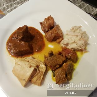 Foto 4 - Makanan di Collage - Hotel Pullman Central Park oleh @teddyzelig 