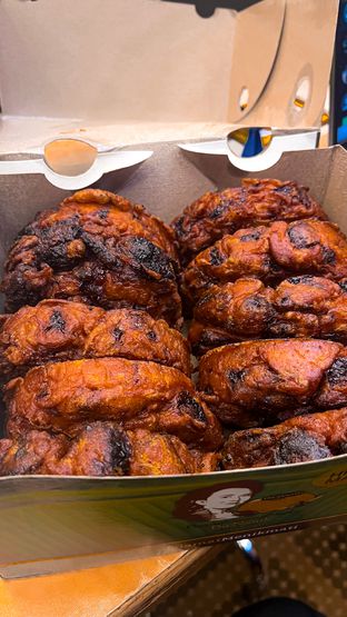 Foto 2 - Makanan di Pisang Goreng Madu Bu Nanik oleh duocicip 