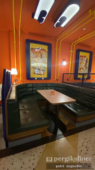 Foto 3 - Interior di Sunday Bowl Cereal Club oleh Putri IG @putrieview