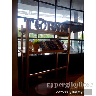 Foto 4 - Interior di Toby's Estate oleh Yummy Eats