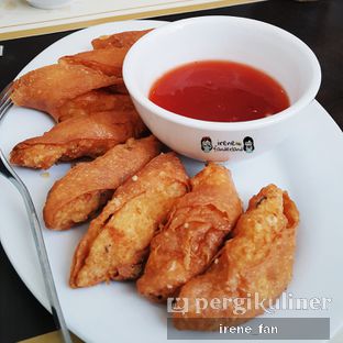 Foto 2 - Makanan(Lumpia Udang) di Chuan Tin oleh Irene Stefannie @_irenefanderland