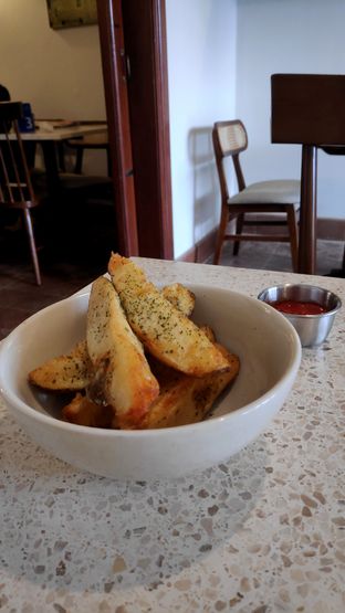 Foto 4 - Makanan(Potato Wedges) di Cotta Haus oleh Simon A. claudius_simon