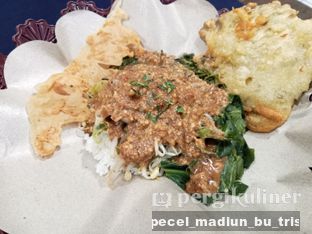 Foto 2 - Makanan(Nasi Pecel) di Bu Tris Resto oleh Bu Tris  Resto