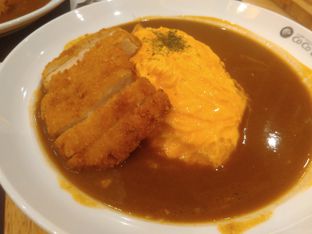 Foto 1 - Makanan(Chicken cutlet curry (IDR 77k) ) di Coco Ichibanya oleh Renodaneswara @caesarinodswr