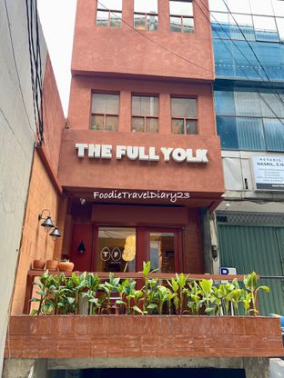 Foto 1 - Makanan di The Full Yolk oleh FoodieTravelDiary23 PL