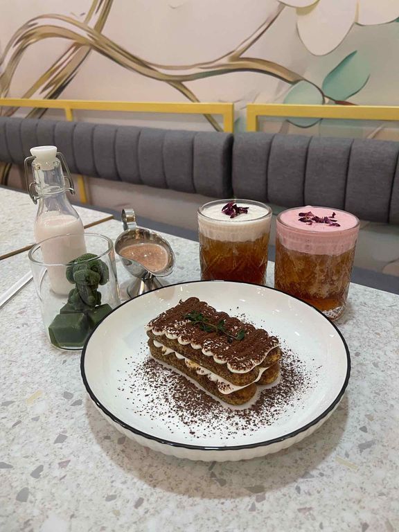 furawa-lattenya-enak-banget-review-jessica-alexandra-di-restoran