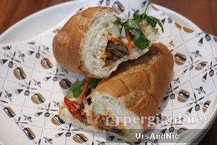Foto 3 - Makanan( Pulled Brisket Bahn Mi) di St. Ali oleh UrsAndNic 