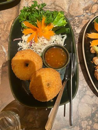 Foto 4 - Makanan(Fish Cake) di Orasa's oleh Clara Djalim