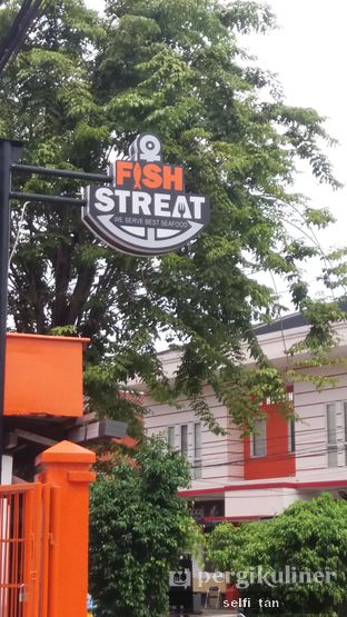 Foto 7 - Eksterior di Fish Streat oleh Selfi Tan