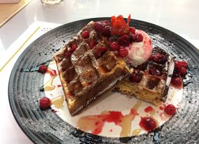 6 Waffle di Surabaya yang Lezat dan Bikin Bahagia