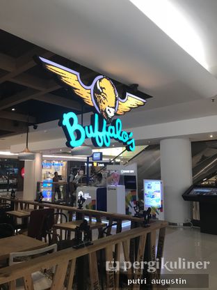 Foto 3 - Interior di Buffalo's oleh Putri IG @putrieview