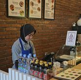 Foto Menu dan tempat di Ono Poke Kitchen