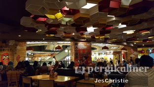 Foto 6 - Interior di Tokyo Belly oleh JC Wen