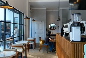 Foto Emji Coffee Bar