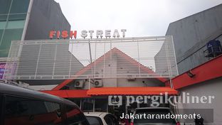 Foto 6 - Eksterior di Fish Streat oleh Jakartarandomeats