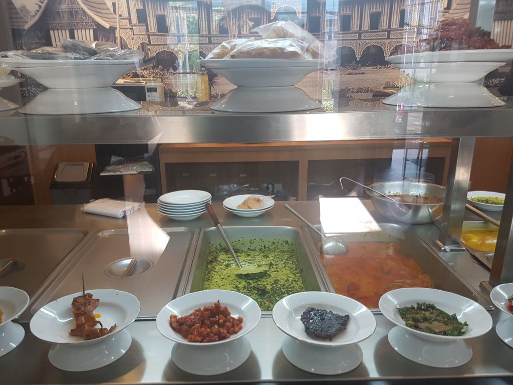 Restaurant padang enak - Review Ladyonaf @placetogoandeat ...