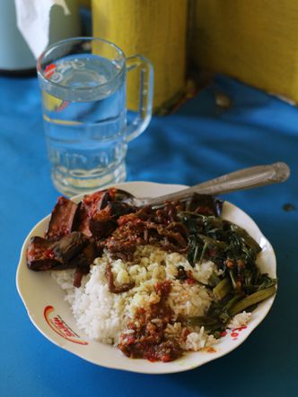 Foto Makanan di Warteg Jamilah