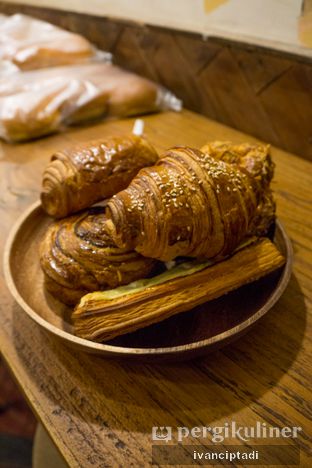 Foto mixed breads di Animo Bakery