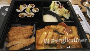 Foto 2 - Makanan di School Food Blooming Mari oleh Zelda Lupsita