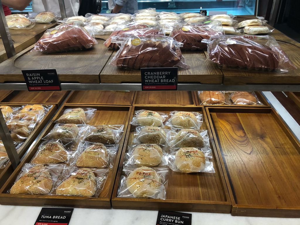  Bakery  baru Review yoliechan lie di restoran Padre 