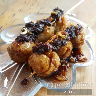 Foto 3 - Makanan(Bakso Bakar) di Bakso 2 Nyonya oleh @teddyzelig 